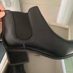 Women’s Ellie faux leather Chelsea Bootie - A New Day size 8 booties